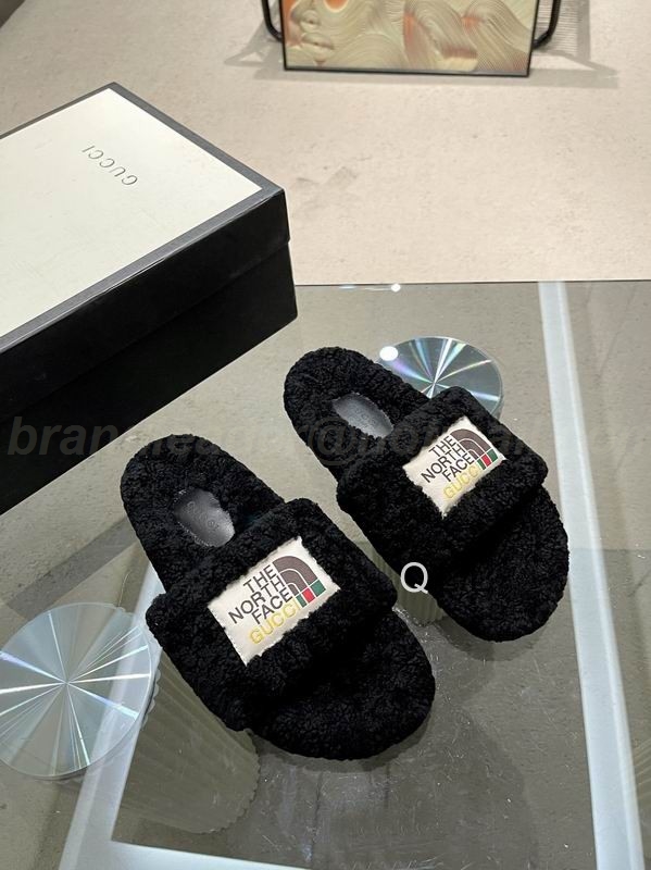 Gucci Women's Slippers 102